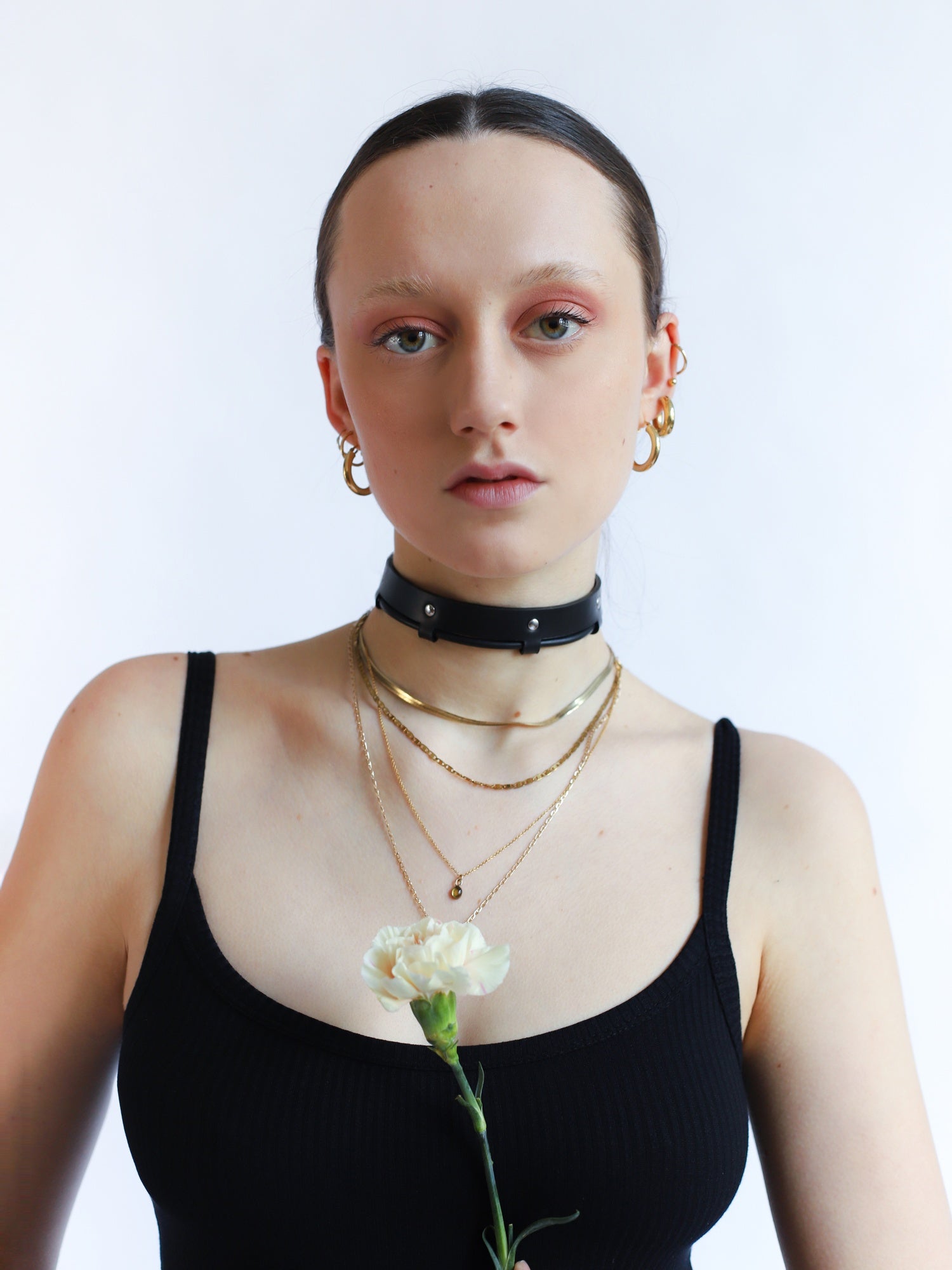 Front view of Tessa wearing the Cherry vegan choker by Baby turns Blue Paris