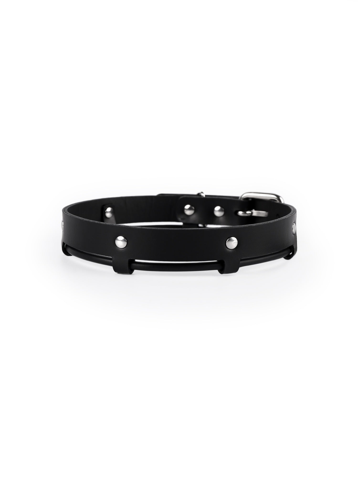 Front view of the Cherry choker handmade with apple leather by Baby turns Blue Paris