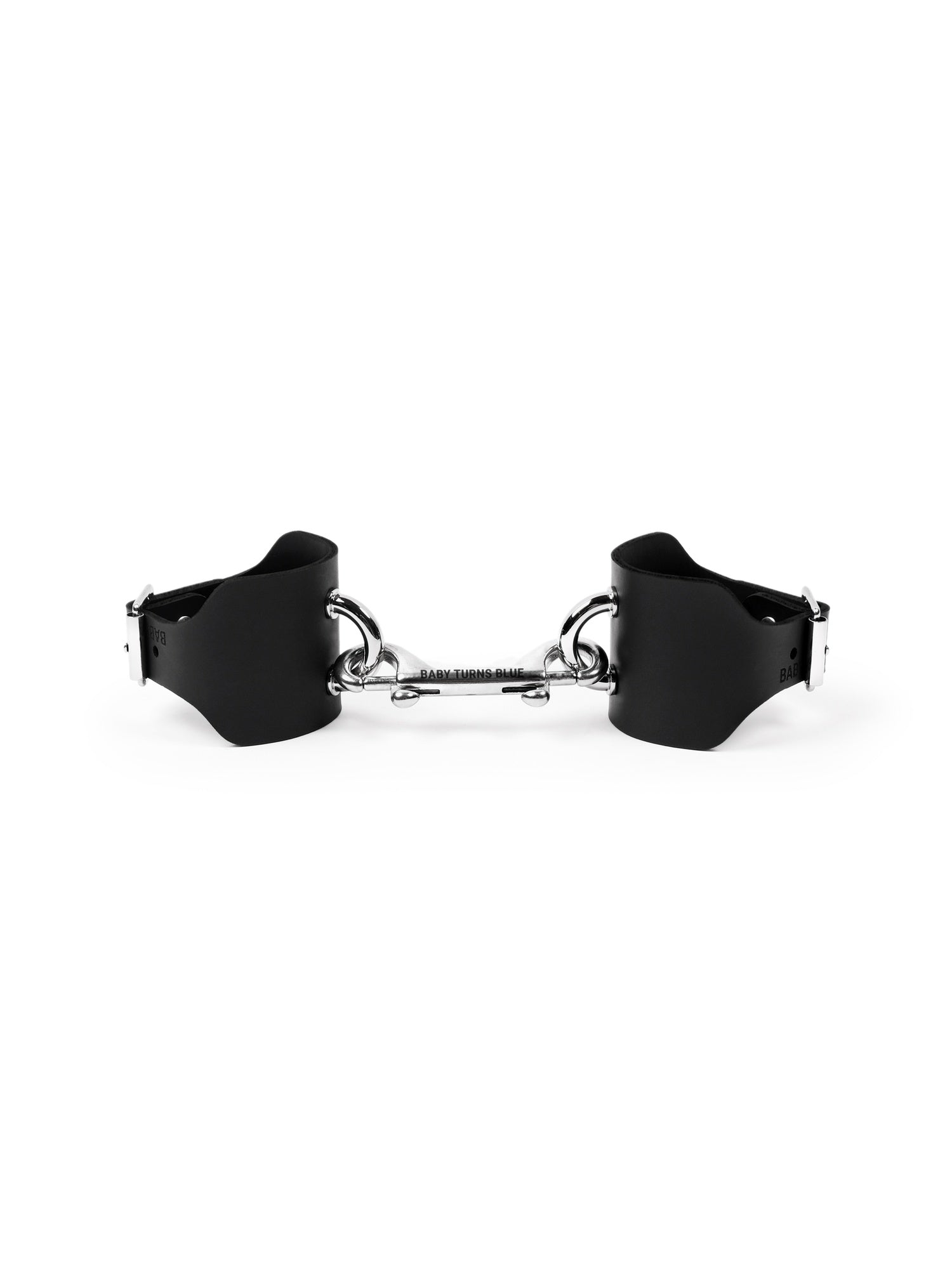 Side view of the Dee Pair cuff linked by a double snap hook by Baby turns Blue Paris