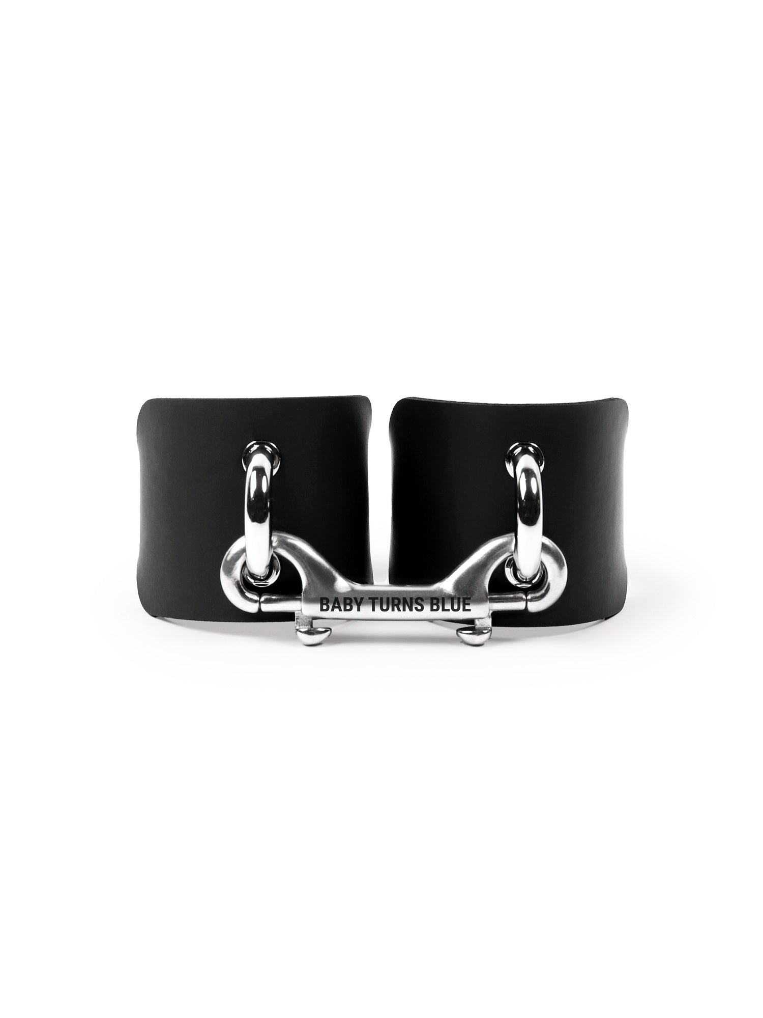 Front view of the Dee cuffs linked by a double snap hook by Baby turns Blue Paris