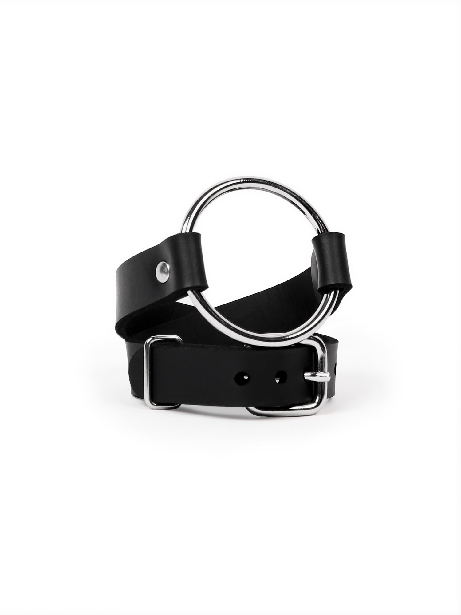 Front view of the beautiful O-ring bracelet Ella by Baby turns Blue Paris