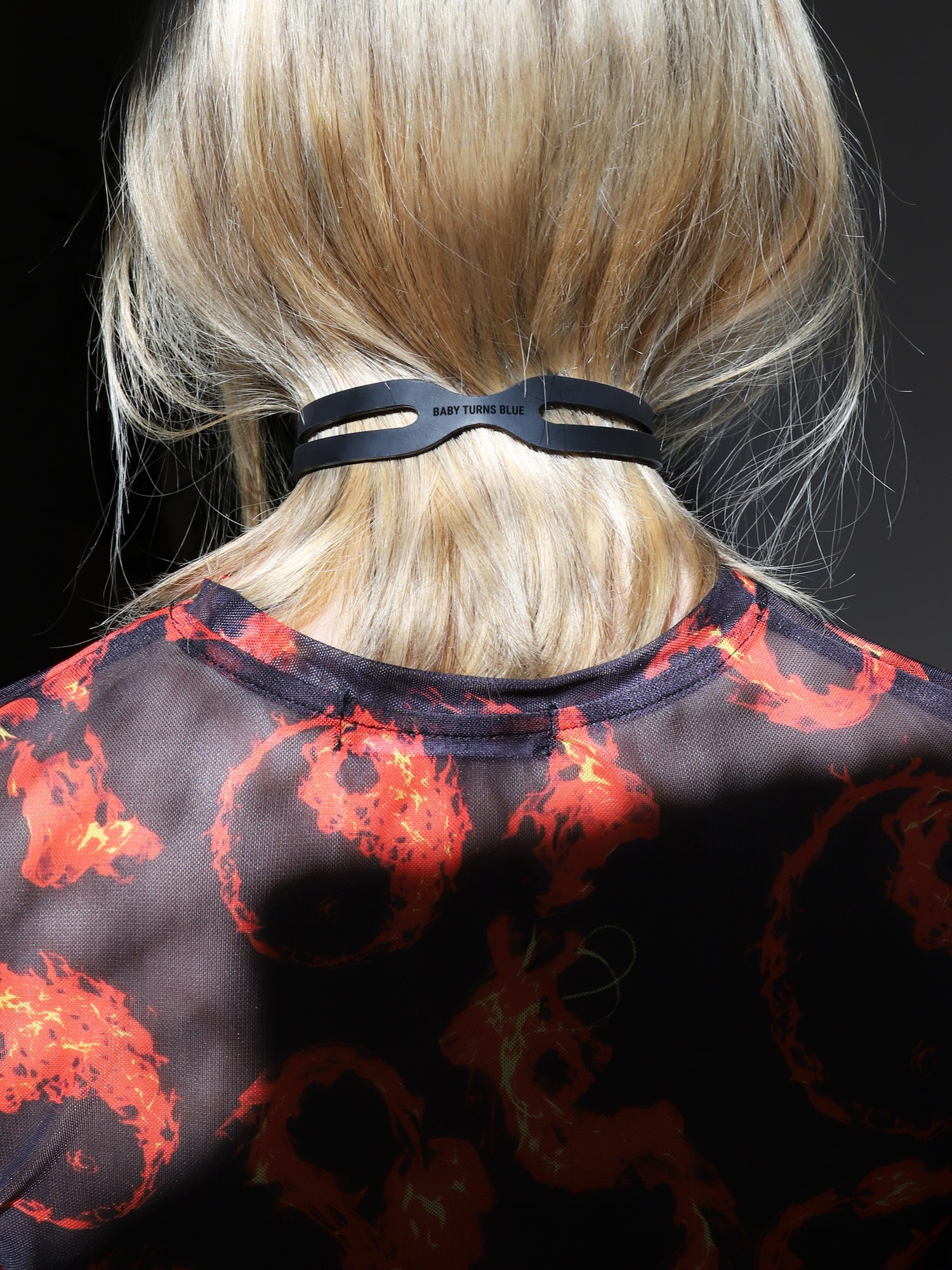 Model back view of the Lola choker by Baby turns Blue Paris
