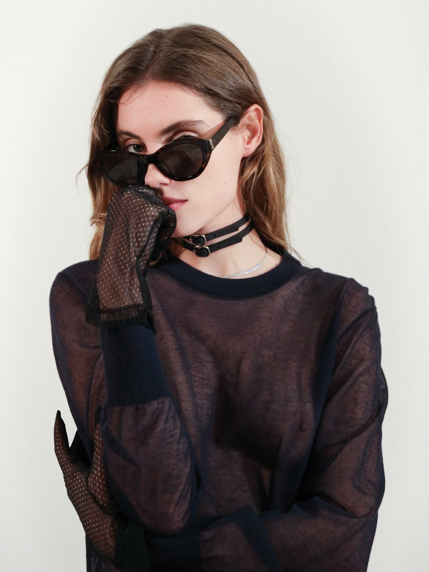 Dara posing with the Baby turns Blue vegan leather Lola choker by Baby turns Blue Paris