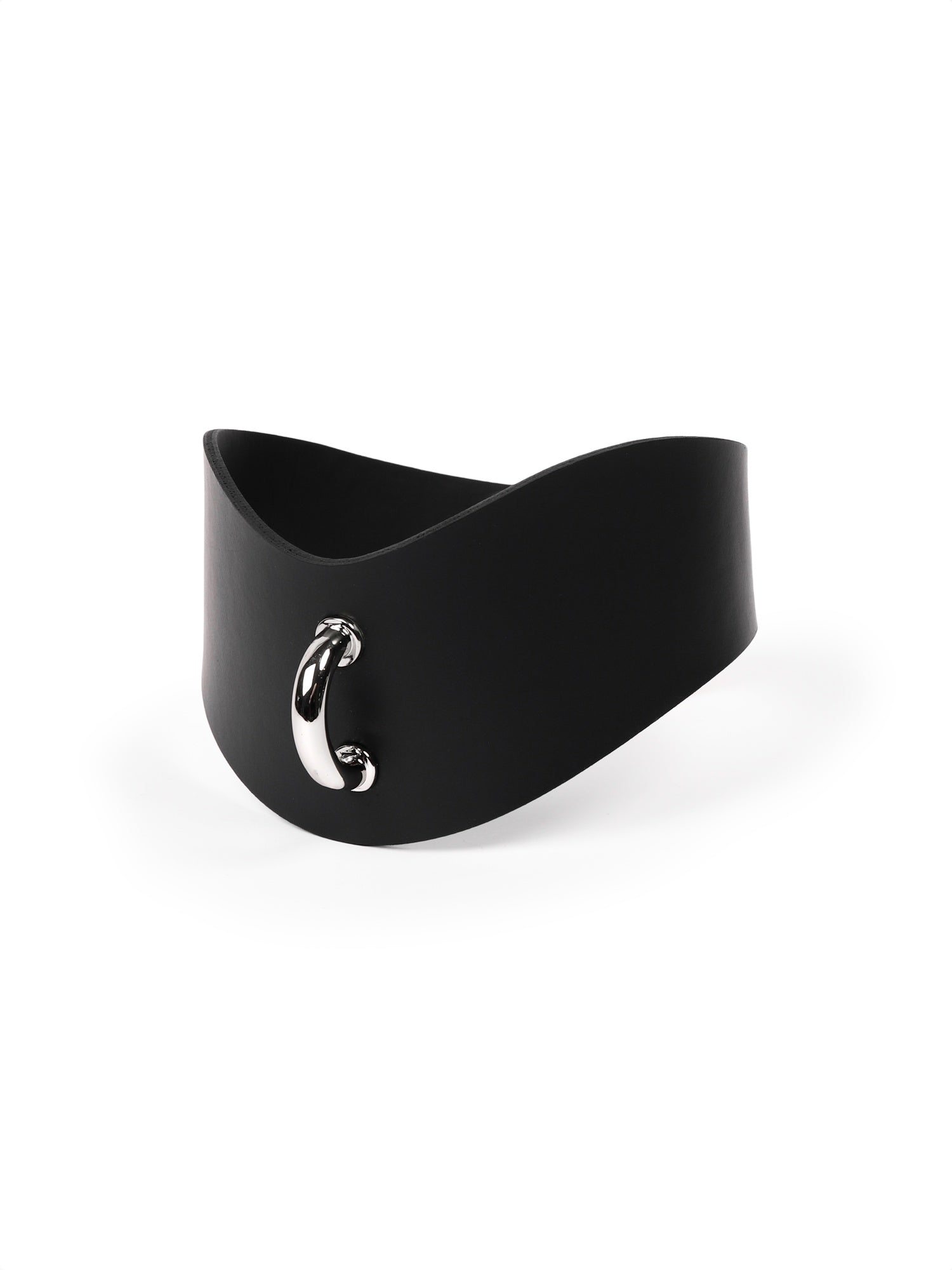 Side view of the vegan Perle choker by Baby turns Blue Paris