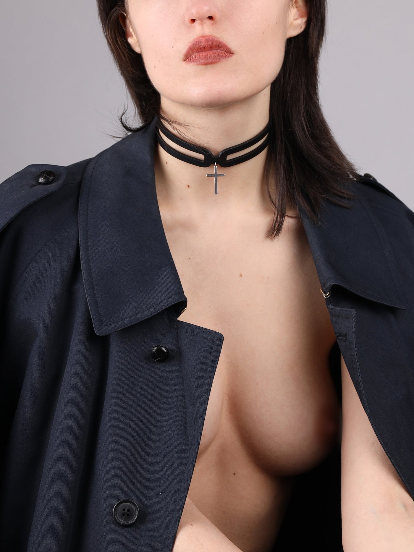 Close-up of the Hope Cross eco-friendly choker by Baby turns Blue Paris
