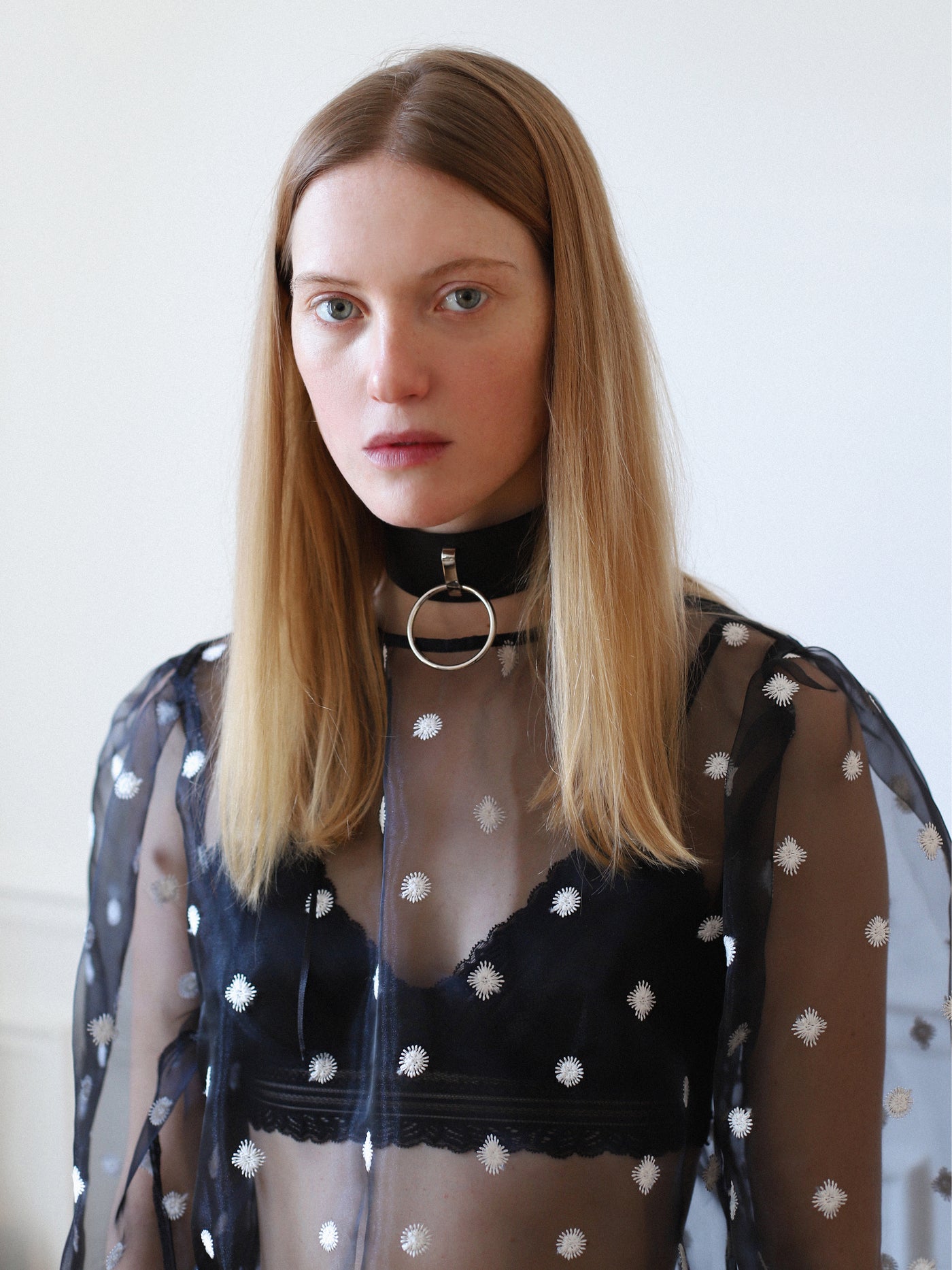 Fleur wearing the Lisa choker handcrafted with plant-based leather by Baby turns Blue Paris