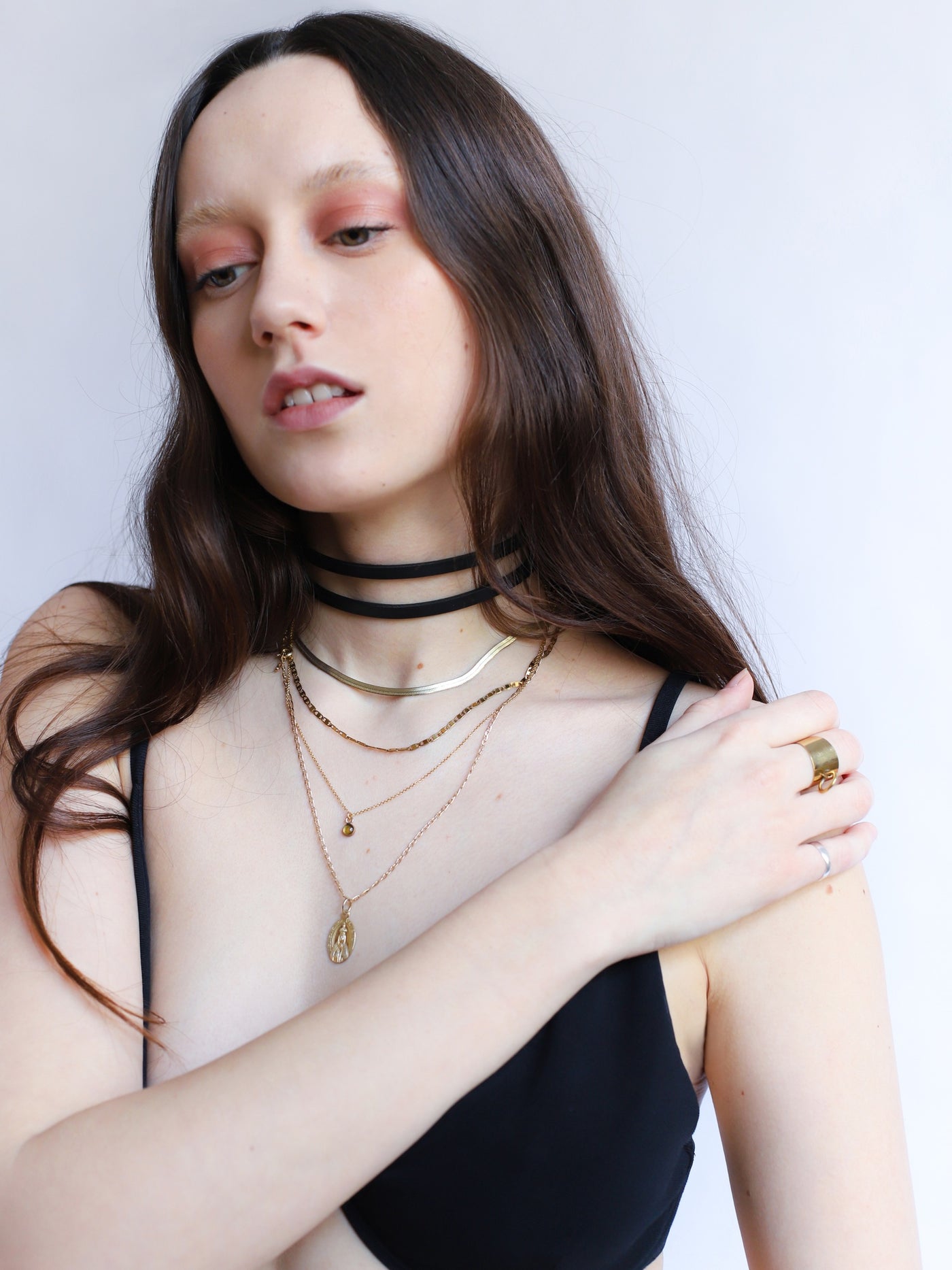 Tessa wearing the Polly choker in motion by Baby turns Blue Paris
